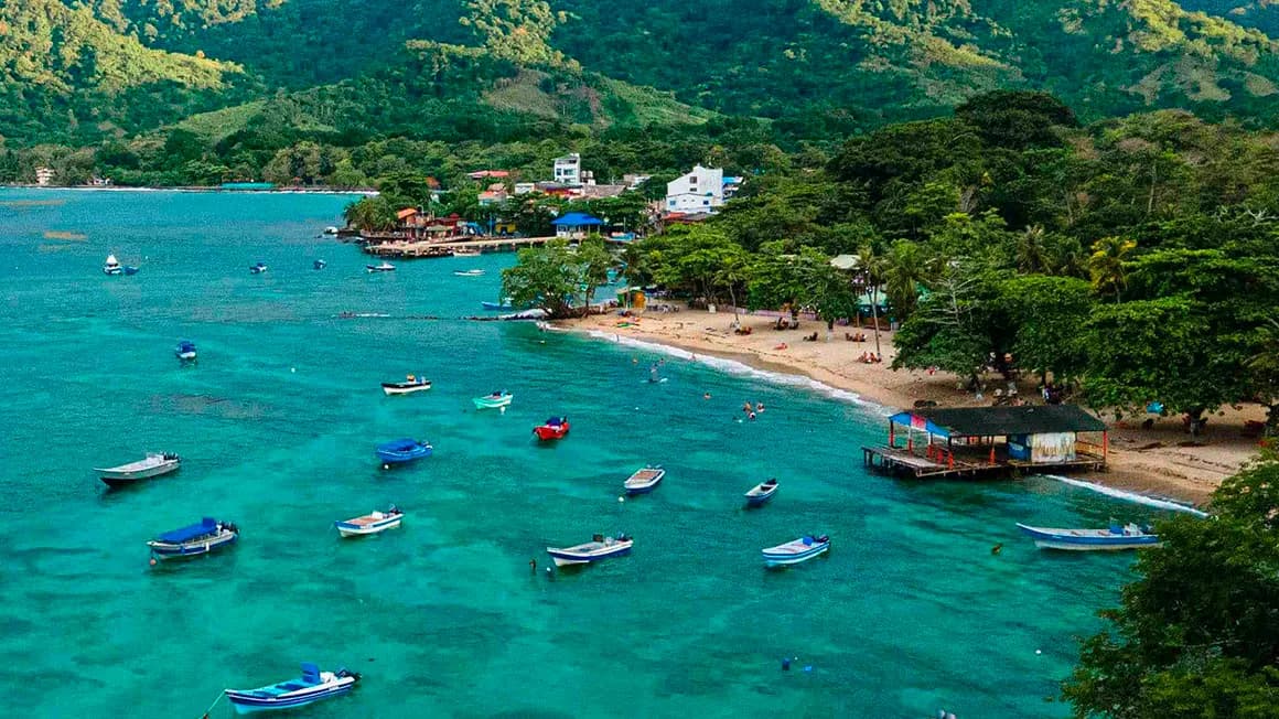 Día 4 - DÍA 4 – BOGOTÁ – MEDELLÍN - ACANDÍ