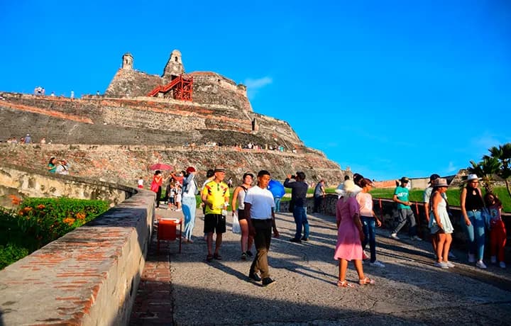 Día 5 - DÍA 5 – CARTAGENA – CITY TOUR HISTÓRICO EN CHIVA