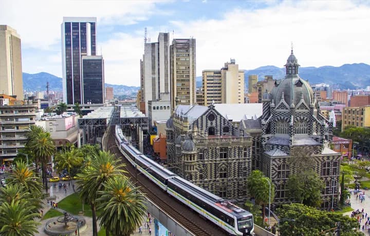 Día 9 - Día 9 – MEDELLÍN - CIUDAD DE ORIGEN