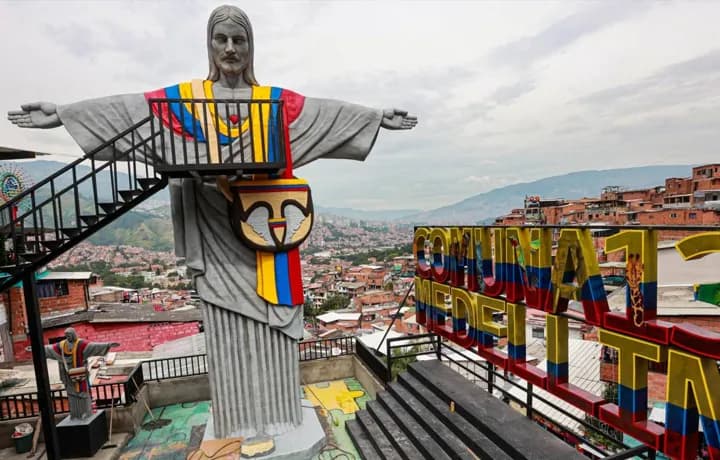 Día 2 - DÍA 2 – Medellín - City tour por Medellín y la Comuna 13