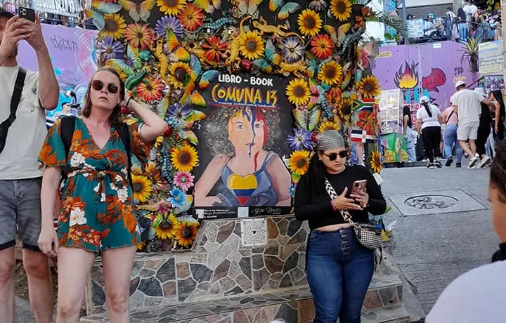 Día 2 - DÍA 2 – Medellín - City tour por Medellín y la Comuna 13